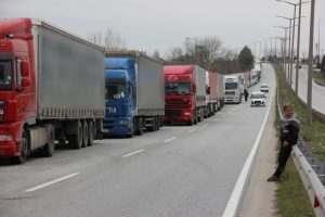 Kapıkule'de 'Çile' kuyruğu: 18 kilometre