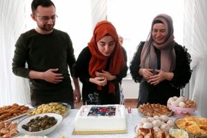 Şehit binbaşının kızına Bakan Soylu'dan hediye