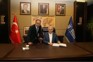 Başbakan Yıldırım, Bursa Büyükşehir Belediyesini ziyaret etti