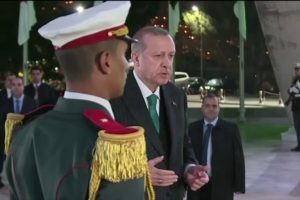 Cumhurbaşkanı Erdoğan'dan şehitler abidesine ziyaret