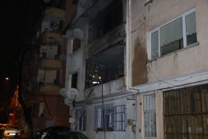 Gözüne biber gazı sıktı diye evini yaktı