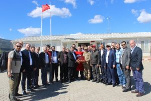 Bursa KARADENİZSİAD Mehmetçik'e destek için sınırda