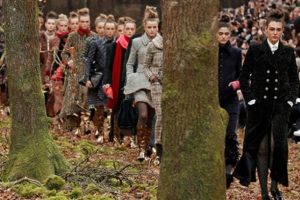 Moda devi Chanel'e büyük tepki