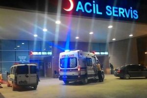 Midibüs bariyerlere çarptı: 1 ölü, 10 yaralı