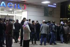 Kafasına demir korkuluk saplanan çocuk öldü