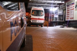 Ambulans gecikince doktoru zorla ambulansa bindirdi!