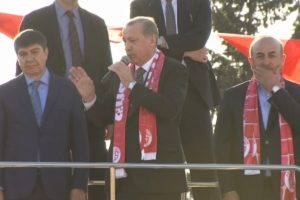Erdoğan: 780 bin kilometreye ameliyat yaptırmayız