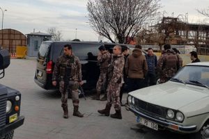 UBER aracına silahla saldırdılar!