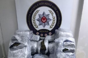 Uyuşturucu kaçakçısı adli memur tutuklandı