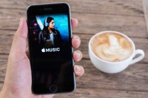 Apple Music 38 milyon ücretli aboneye ulaştı