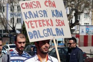 Edirne'de üniversiteliler Mehmetçik için yürüdü