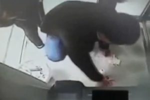 ATM paraları saçtı