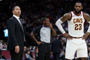 Tyronn Lue Cleveland'la yollarını ayırdı