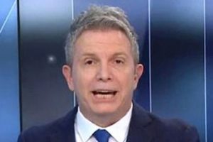 Canlı yayında özür diledi! ''Düşüncelerim aynı''