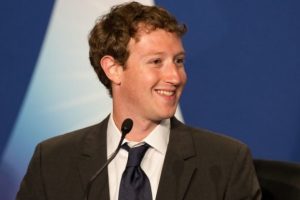 Zuckerberg, İngiltere'de ifadeye çağrıldı