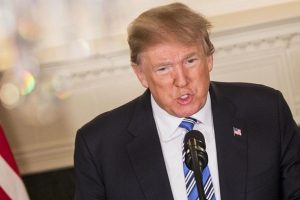 Trump 'savaş'ın fitilini ateşledi