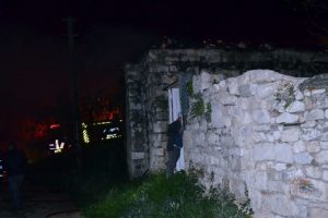 Gece çıkan yangın korkuttu!