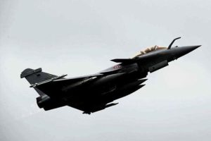 Savaş uçağı yanlışlıkla bir fabrikayı bombaladı!
