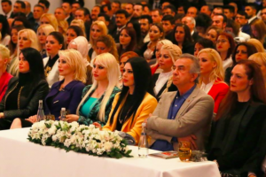 Konferansa kedicikler damga vurdu
