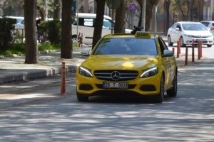 ''Beni 20 liralık gezdir'' deyip taksiye biniyorlar