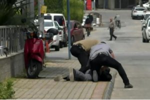 ''Önce vatan'' diyene parayı ver: Sahte polise suçüstü