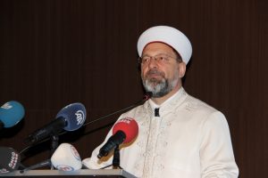 Erbaş'tan 'din üzerinden kavga' açıklaması