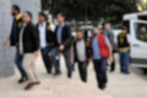 Yolsuzluk operasyonunda 8 kişi tutuklandı