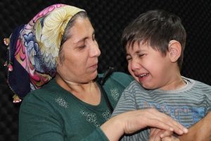 İlk kez duyan minik Efe heyecandan ağladı