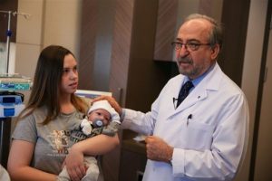 43 günlük bebek kalbi durdurularak tedavi edildi!