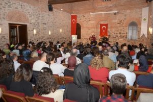 Bursa Osmangazi'de aşkın mızrabı konseri