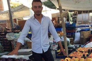 Pazarcı genç kendini astı!