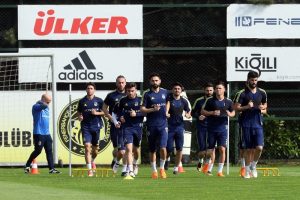 Fenerbahçe, Sivasspor maçı hazırlıklarını sürdürdü