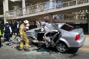 Düğün konvoyunda kaza: 1 ölü, 1 yaralı