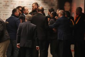 Hasan Şaş devre arasında çıldırdı