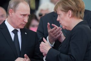 Merkel ve Putin'den Suriye görüşmesi