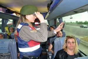 Jandarmadan Bursa'da ''barkod okuyucu cihazla'' uygulama
