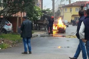 Bursa'da LPG'li araç alev alev yandı