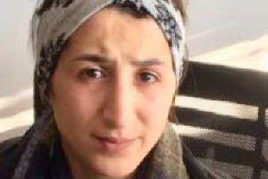 Sütyeninden eroin çıktı
