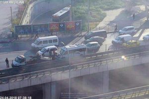 İstanbul güne kazalarla başladı! Trafik kilit...