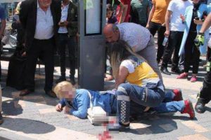 Sokakta kanlar içinde kaldı!