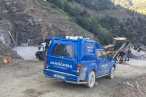 Beton mikseri devrildi: 2 işçi öldü