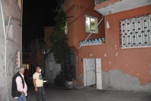 Yalnız yaşadığı evinde ölü bulundu