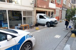 İstanbul'da inanılmaz kaza: 2 yaralı