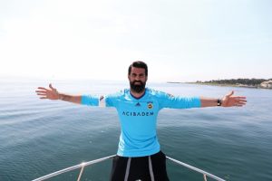 Volkan Demirel: Beşiktaş'ın bu tavrı futbolu gölgede bırakıyor
