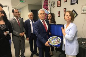Bursa'da kadınlar çini sanatına hayat verdi