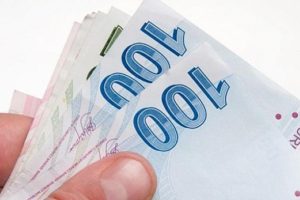 Emeklilere yılda 2 defa 1000'er lira ikramiye