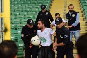 Bursaspor misafir tribünlerinde tansiyon yükseldi