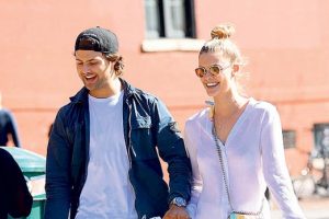 Nina Agdal'ın keyfi yerinde