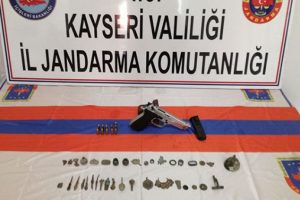 Jandarmadan define avcılarına gözaltı