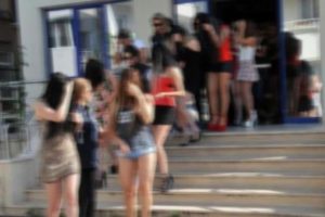 Adana'da sözleşmeyle fuhuş!